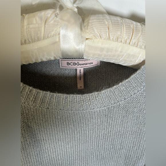 BCBGeneration Ruffle Sweater Grey Women’s Medium - Picture 3 of 7